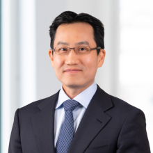 Tae Han "Simon" Kim Headshot